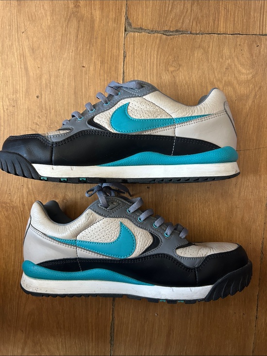 Nike Shoes - Nike Air sneakers